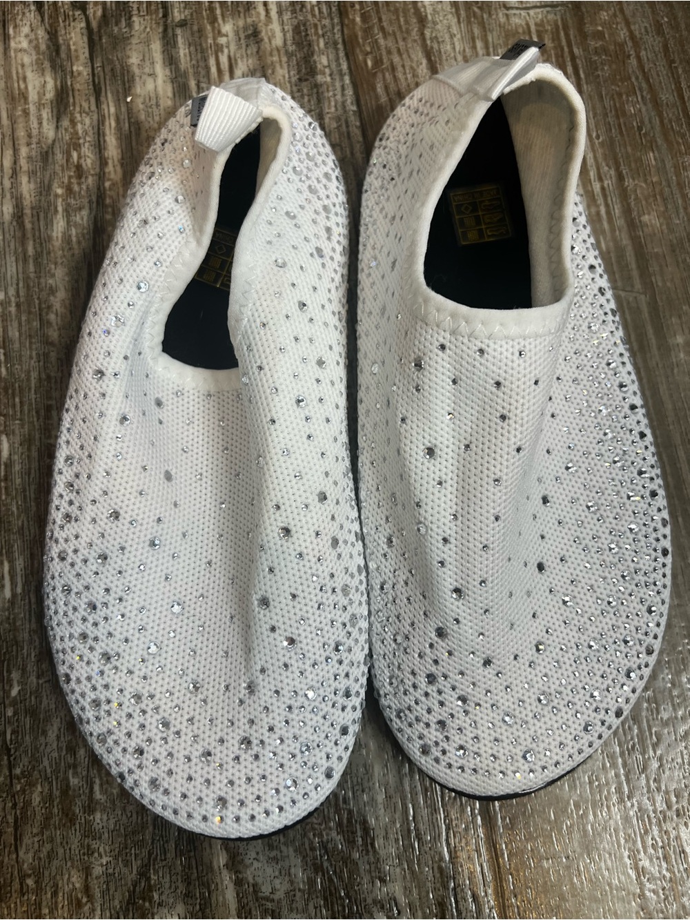 White Crystal-Embellished Women’s Slip-On Slippers